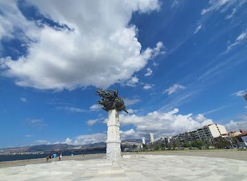 turkiye/izmir/alsancak/attraction/alsancak-gundogdu-meydani