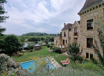 france/dordogne-valley/attraction/guest-rooms-of-the-manor-of-malartrie