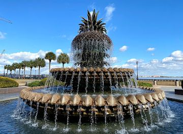 south-carolina/charleston/south-of-broad/attraction/pineapple-fountain