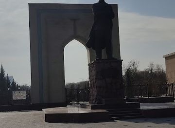 uzbekistan/tashkent/attraction/abdulla-qodiriy-haykali