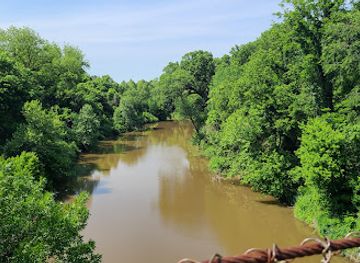 oklahoma/central-oklahoma/attraction/the-swinging-bridge