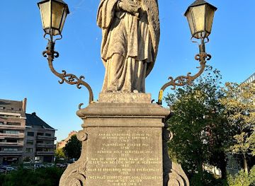 belgium/kortrijk/attraction/beeld-van-johannes-nepomucenus