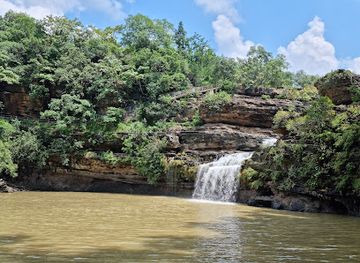 india/madhya-pradesh/attraction/pandav-caves-and-fall