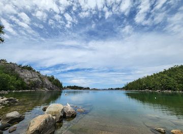 canada/southwestern-ontario/attraction/agawa-rock-pictographs