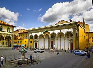 italy/san-gimignano/attraction/piazza-della-santissima-annunziata