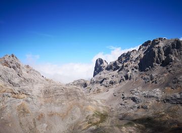 spain/picos-de-europa/attraction/collado-de-los-horcados-rojos