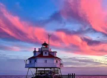 maryland/chesapeake-bay-area/attraction/thomas-point-shoal-lighthouse