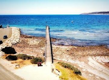 australia/kangaroo-island/attraction/emu-bay