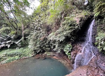 philippines/taal-volcano/attraction/saluysoy-falls