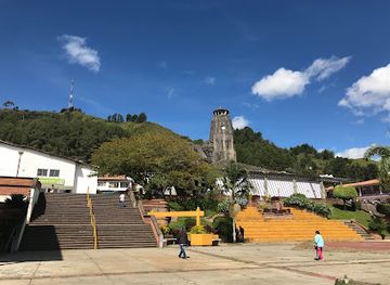 colombia/los-llanos/attraction/replica-del-penol