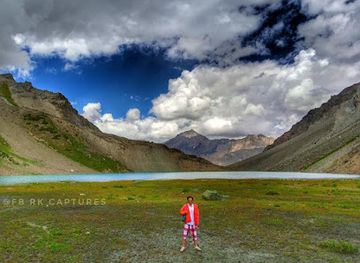 pakistan/karakoram-highway/attraction/photographer-videographer