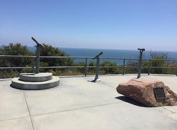 california/santa-clarita/attraction/malibu-bluffs-park