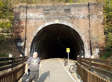 west-virginia/wheeling/attraction/tunnel-green