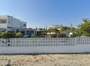 greece/rhodes/faliraki/attraction/tizhden-z-medom