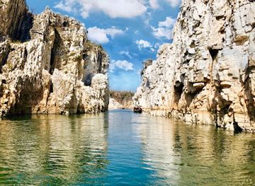 india/central-india/attraction/narmada-marble-valley