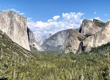 california/yosemite-national-park/attraction/yosemite-valley-loop-trail