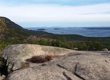 maine/bar-harbor/attraction/beehive-trail