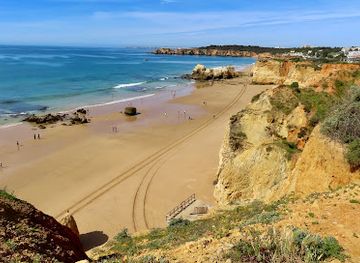 portugal/portimao/attraction/praia-da-rocha