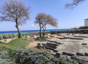 greece/chalkidiki/attraction/temple-of-ammon-zeus