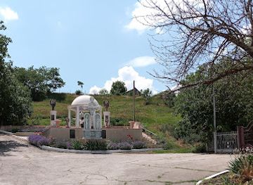 moldova/rezina-hills-natural-monument/attraction/monument-rascruce-ingeri