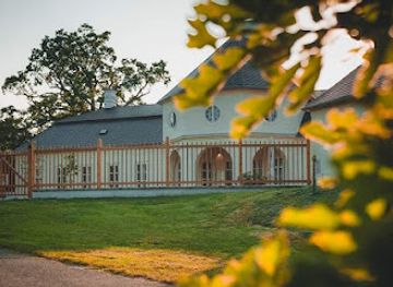 czechia/south-moravia/attraction/lovecky-zamecek-belveder