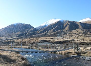 new-zealand/canterbury/attraction/mt-sunday-swing-bridge
