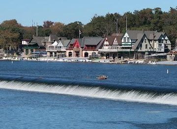 pennsylvania/philadelphia/attraction/boathouse-row
