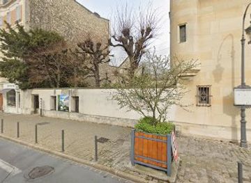 france/reims/attraction/plaque-du-cinquieme-centaine-du-sacre-de-charles-vii-par-jeanne-d-arc