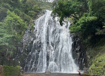 indonesia/lake-toba/attraction/efrata-waterfall