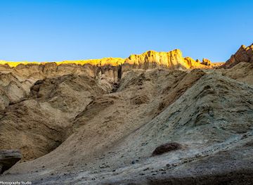 nevada/death-valley/attraction/golden-canyon-trailhead