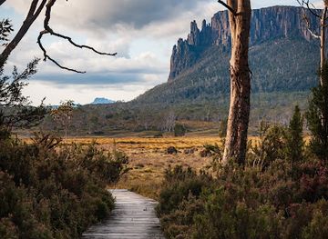 australia/cradle-mountain-lake-st-clair-national-park/attraction/new-pelion-hut