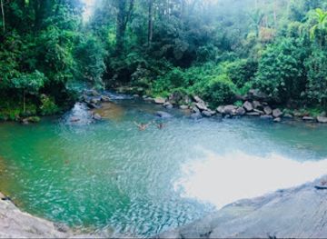 sri-lanka/ratnapura-district/attraction/marakkala-ella-falls-kaluwala-ella