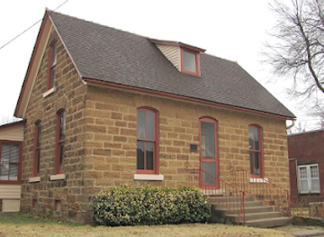 kansas/flint-hills/attraction/stone-house-gallery
