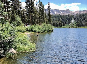 california/mammoth-lakes/attraction/twin-lakes