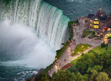 new-york/greater-niagara/attraction/over-the-falls-tours