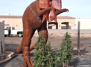 california/colorado-desert/attraction/the-dinosaur