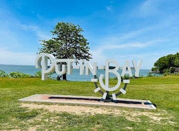 ohio/lake-erie-islands/attraction/put-in-bay-sign