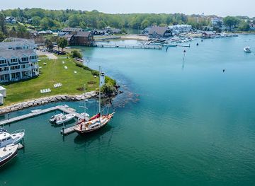 maine/kennebunkport/attraction/pineapple-ketch
