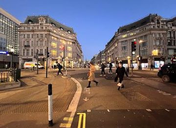 united-kingdom/windsor/attraction/fashion-space-gallery