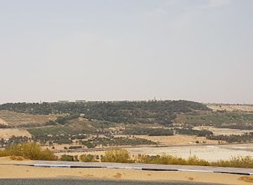 saudi-arabia/empty-quarter-desert/attraction/moreeb-dune