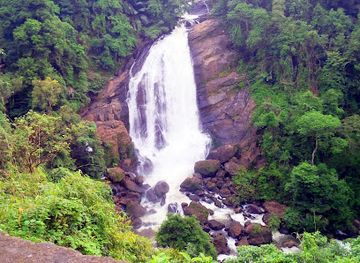 india/kerala/attraction/valara-waterfalls