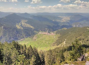 bulgaria/rhodope-mountains/attraction/valchi-kamak-wolf-rock