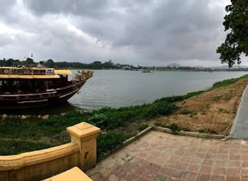 vietnam/north-central-coast/attraction/dragon-boats