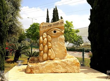 israel/kfar-saba/attraction/gan-shaashuim-emek-hacholeh
