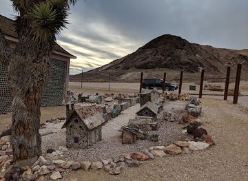 nevada/western-nevada/attraction/tom-kelly-s-bottle-house