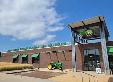 iowa/waterloo/attraction/john-deere-tractor-engine-museum