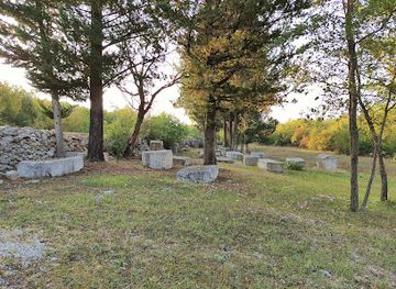 bosnia-and-herzegovina/west-herzegovina-canton/attraction/bijaca-necropolis