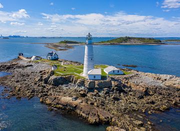 massachusetts/the-islands/attraction/boston-light