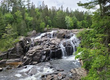 canada/lanaudiere/attraction/parc-regional-des-chutes-monte-a-peine-et-des-dalles-entree-sainte-beatrix