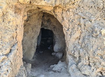 cyprus/tombs-of-the-kings/attraction/small-cave